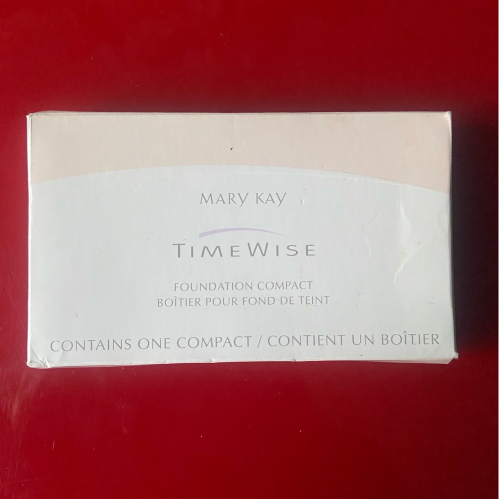 MaryKay Time Wise Foundation empty compact mirror case